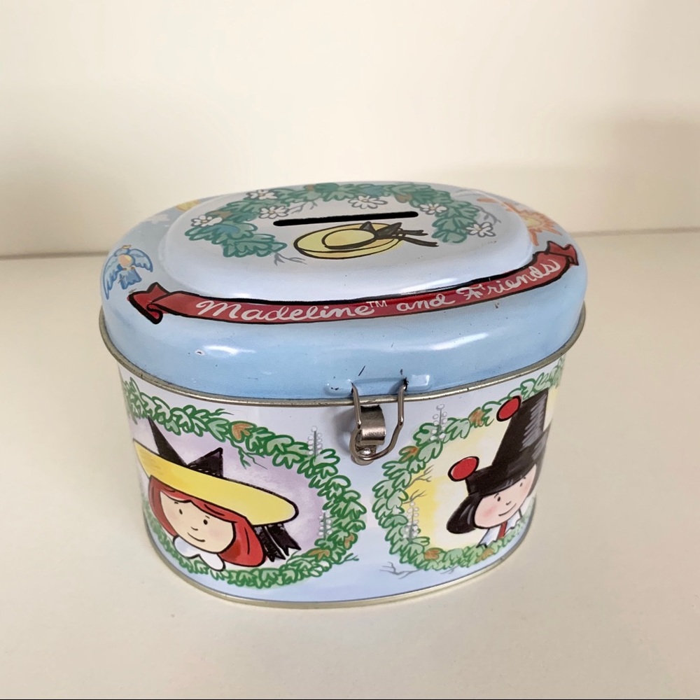 Hold Vintage 90’s Madeline coin bank